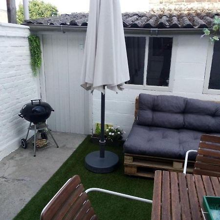 הרסטל Agreable Maison Avec Cour A 10Min De Liege מראה חיצוני תמונה